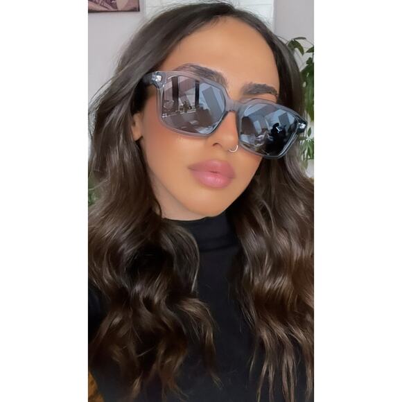 NEW Fendi FE40025F Blue Mirror Logo Lens Unisex Sunglasses - Picture 2 of 8